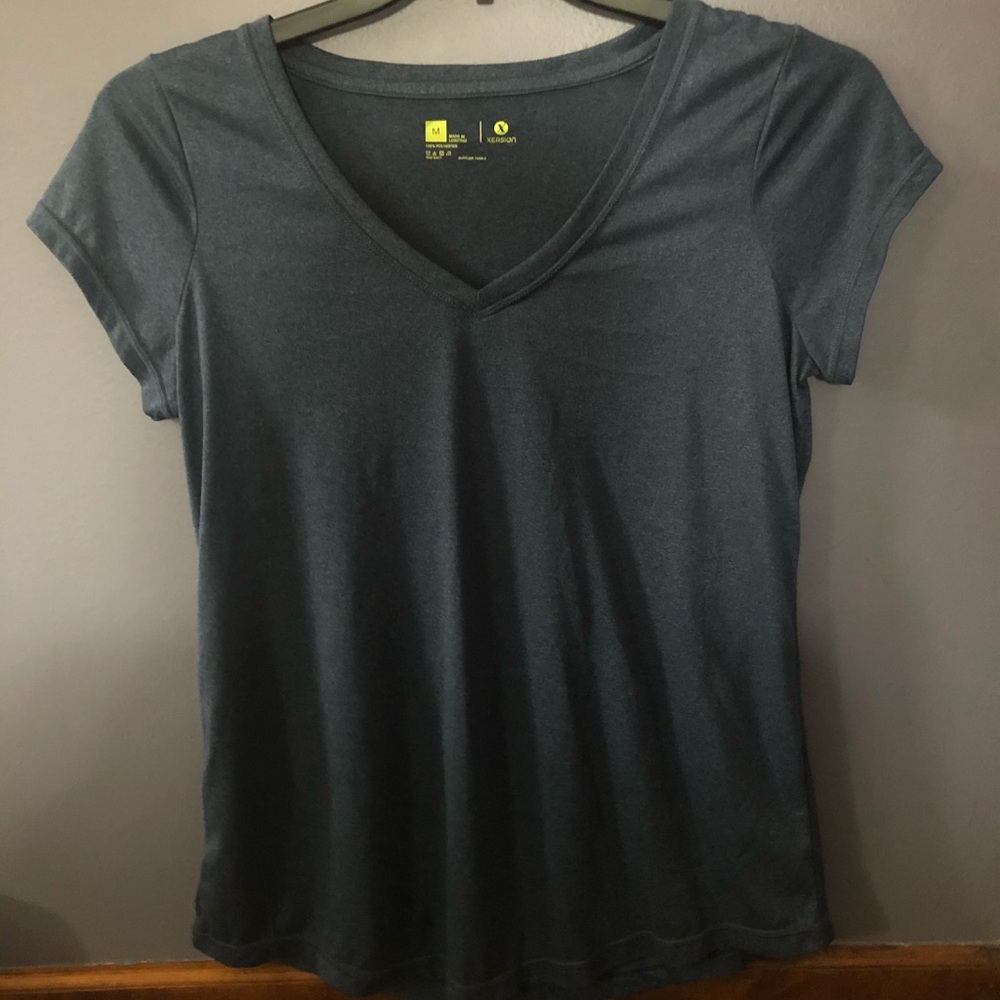 Light weight work out v-neck